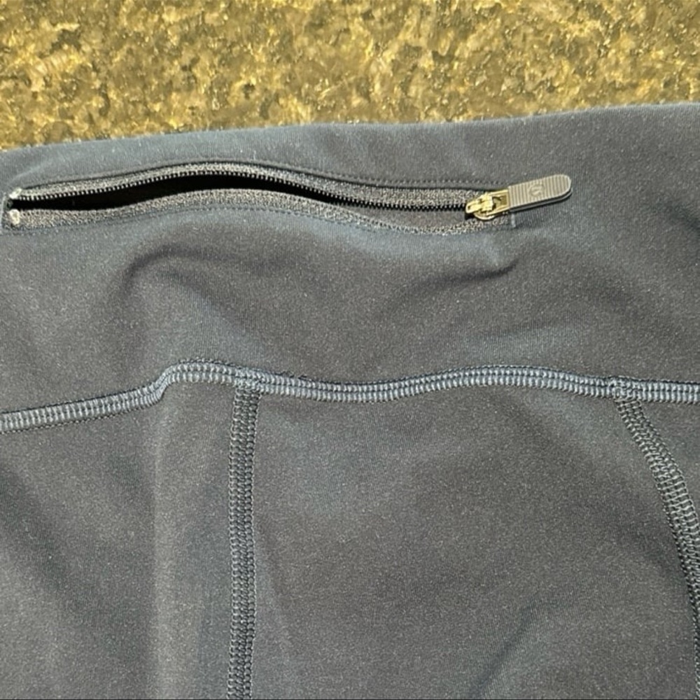 Lululemon Navy Capri Leggings 10 - Picture 7 of 7